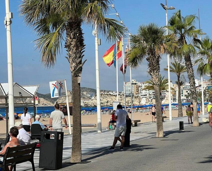 Apartamento Centrico Y En Primera Linea De Playa Apartman Benidorm Kültér fotó