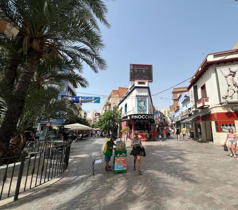 Apartamento Centrico Y En Primera Linea De Playa Apartman Benidorm Kültér fotó